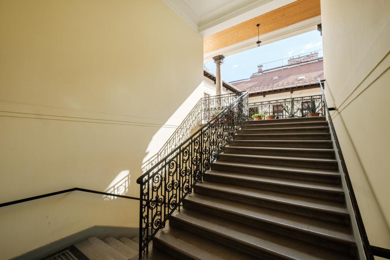 Andrassy Garden Apartment In Center Budapest Luaran gambar