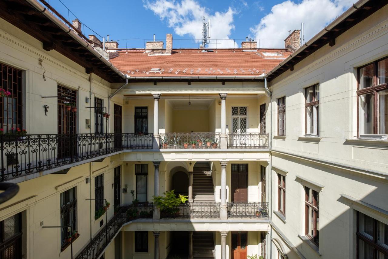 Andrassy Garden Apartment In Center Budapest Luaran gambar